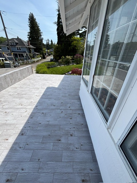 Walkable deck construction